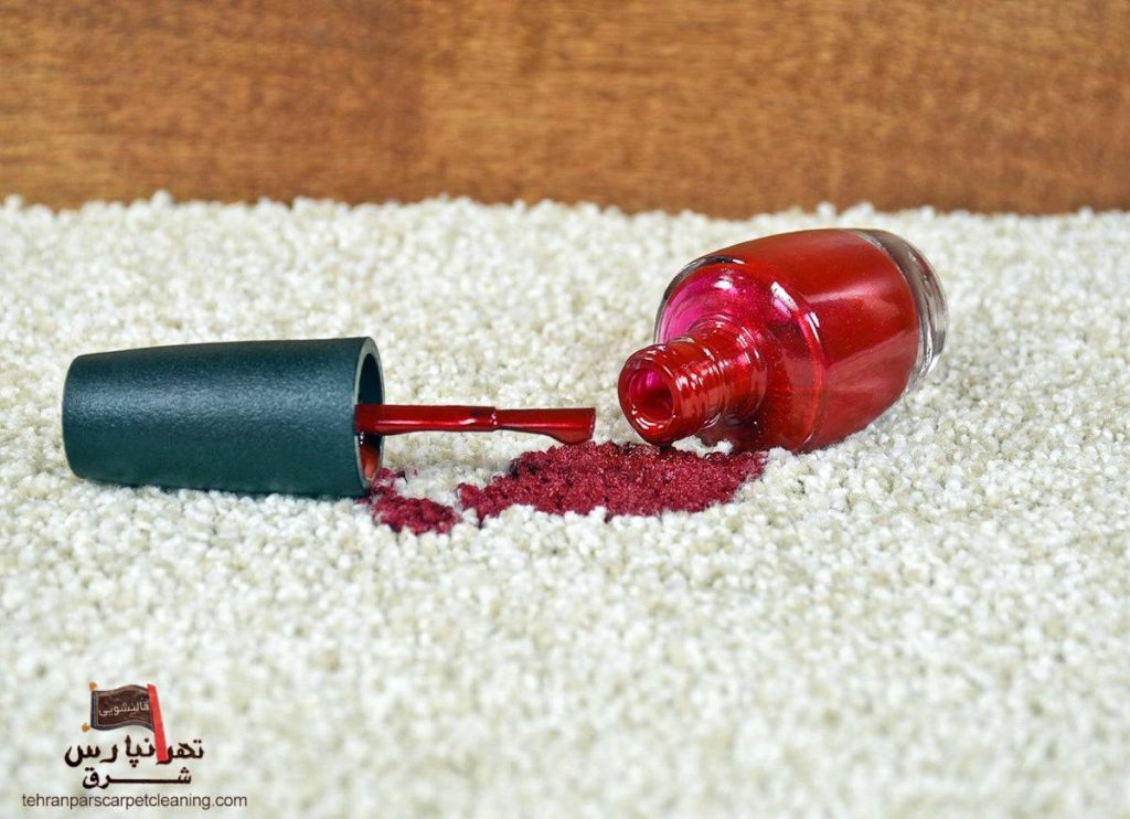 پاک کردن لاک ناخن از روی فرش