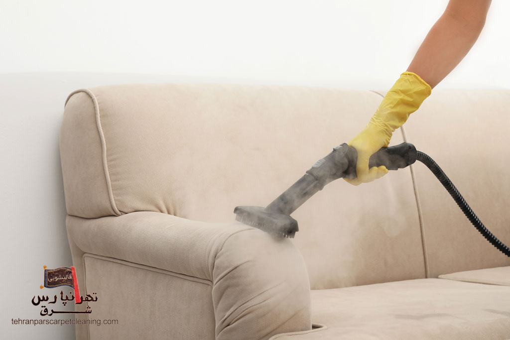 راهنمای شستشوی مبلمان مخملی در منزل