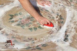 روش‌های خانگی برای پاک کردن لکه جوهر از روی مبل و فرش