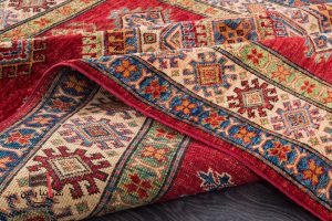 روش‌های جلوگیری از رنگ‌دهی فرش‌های دستباف در حین شستشو