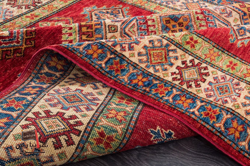 روش‌های جلوگیری از رنگ‌دهی فرش‌های دستباف در حین شستشو