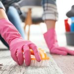 روش‌های خانگی از بین بردن بوی بد فرش پس از خیس شدن