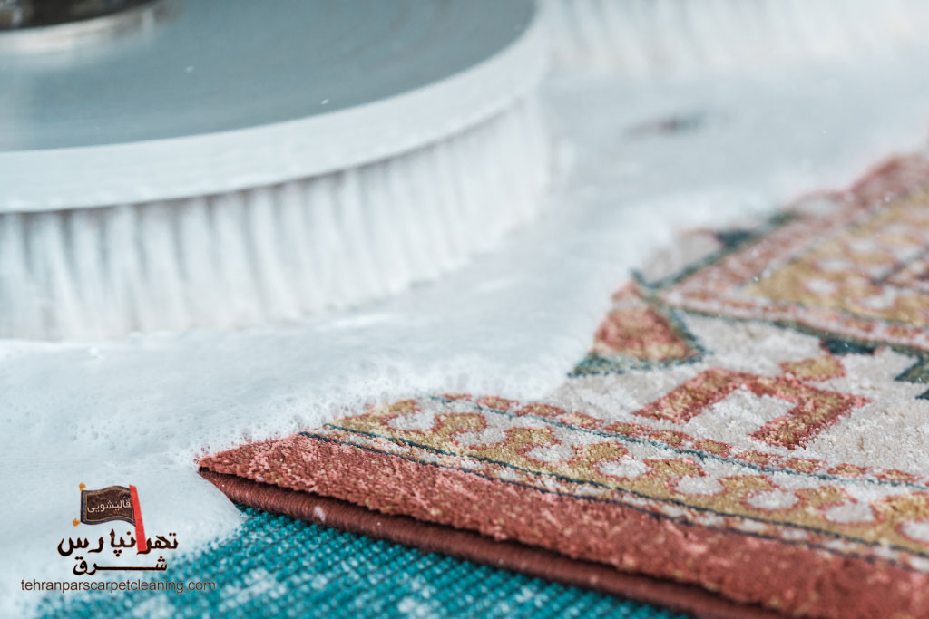 شست‌وشوی اصولی قالیچه‌ها و کناره‌های کوچک در خانه