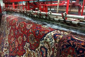 راهکارهای پاک کردن لکه لاک، جوهر و ماژیک از روی فرش